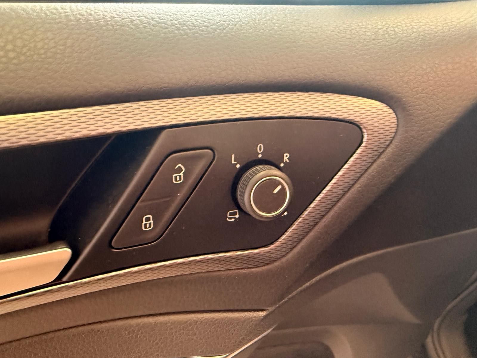 Fahrzeugabbildung Volkswagen Golf VII Lim. Lounge BMT / KLIMA / NAVI /