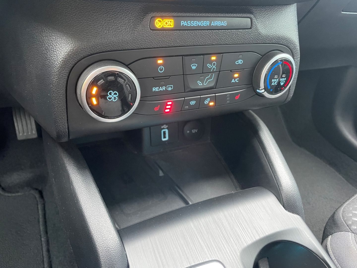 Fahrzeugabbildung Ford Focus C&C totWinkAss LED Kamera Spurhalteass