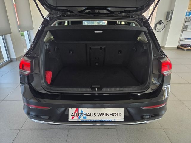 Golf  VIII MOVE 1.5 eTSI DSG LED+ NAV ACC HUD AH