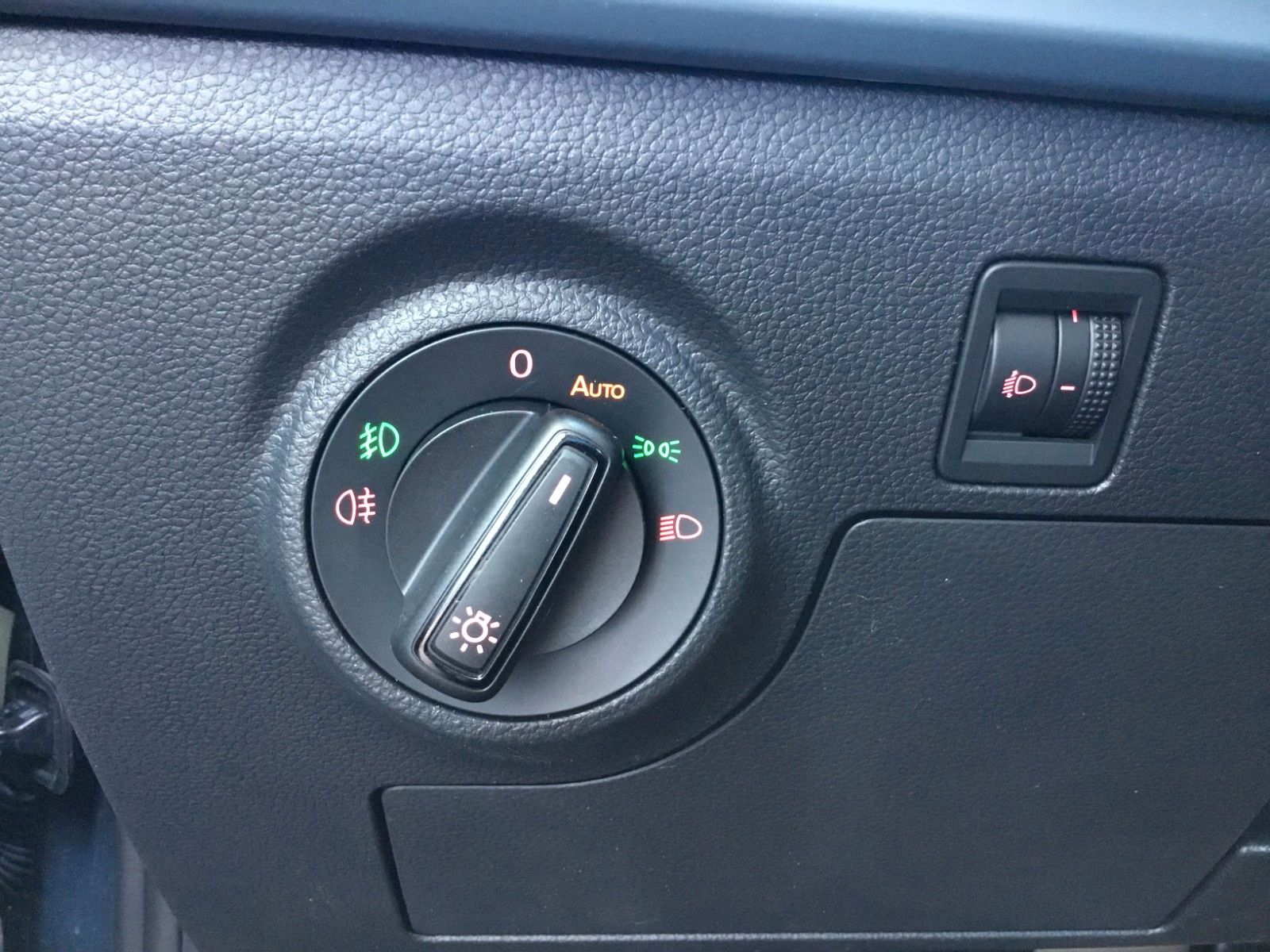 Fahrzeugabbildung SEAT Arona 1.0 TSI Style DSG+AHK+ACC+Navi+Kamera