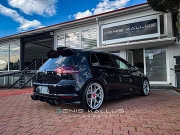 Volkswagen Golf - 5