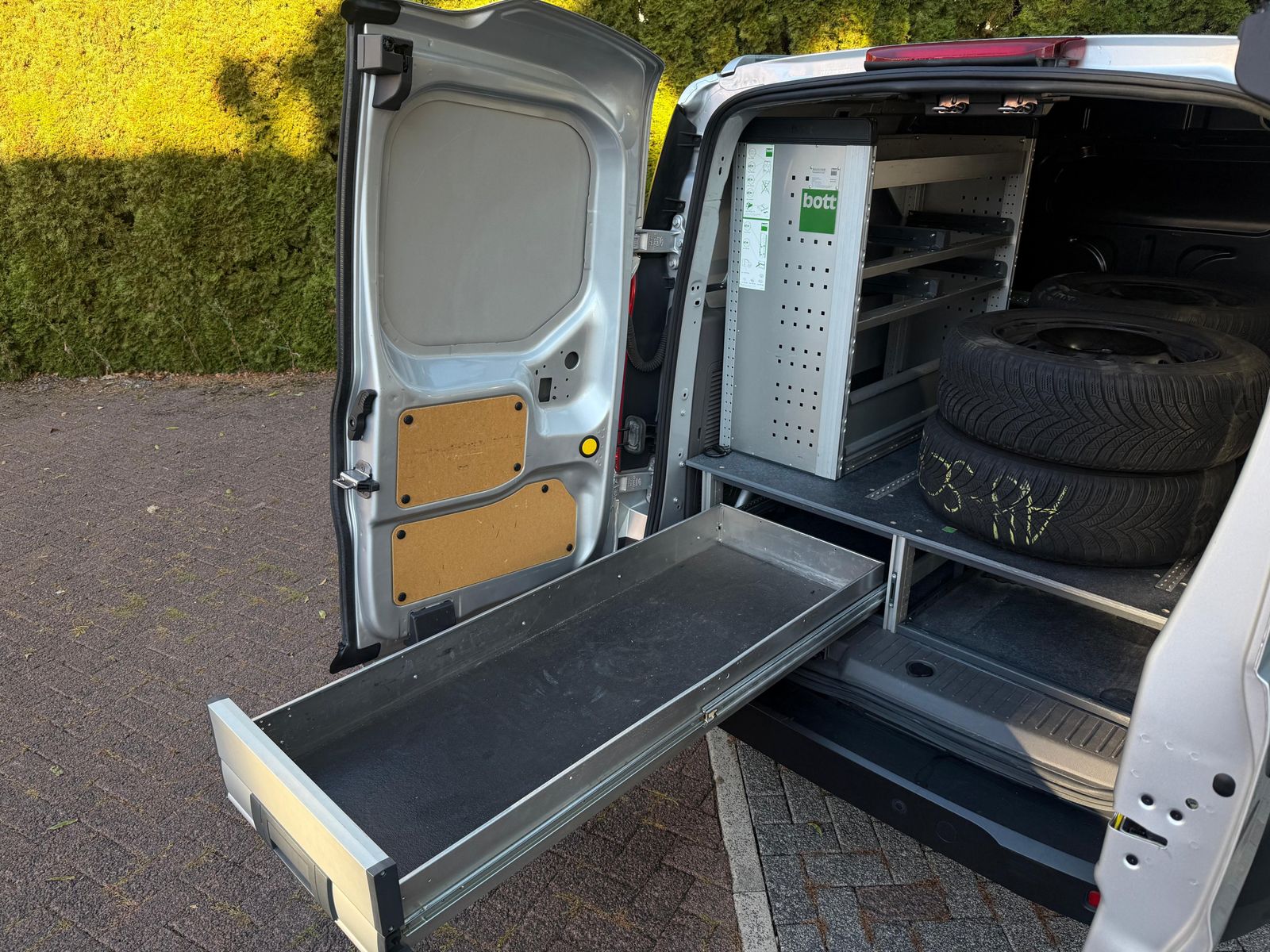 Fahrzeugabbildung Ford Transit Connect 1.5 TDCi Trend XEN+SHZ+KAM+REGAL