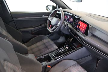 Volkswagen Golf VIII GTI 2.0 TSI AID+CARPLAY+LED+AMBIENT