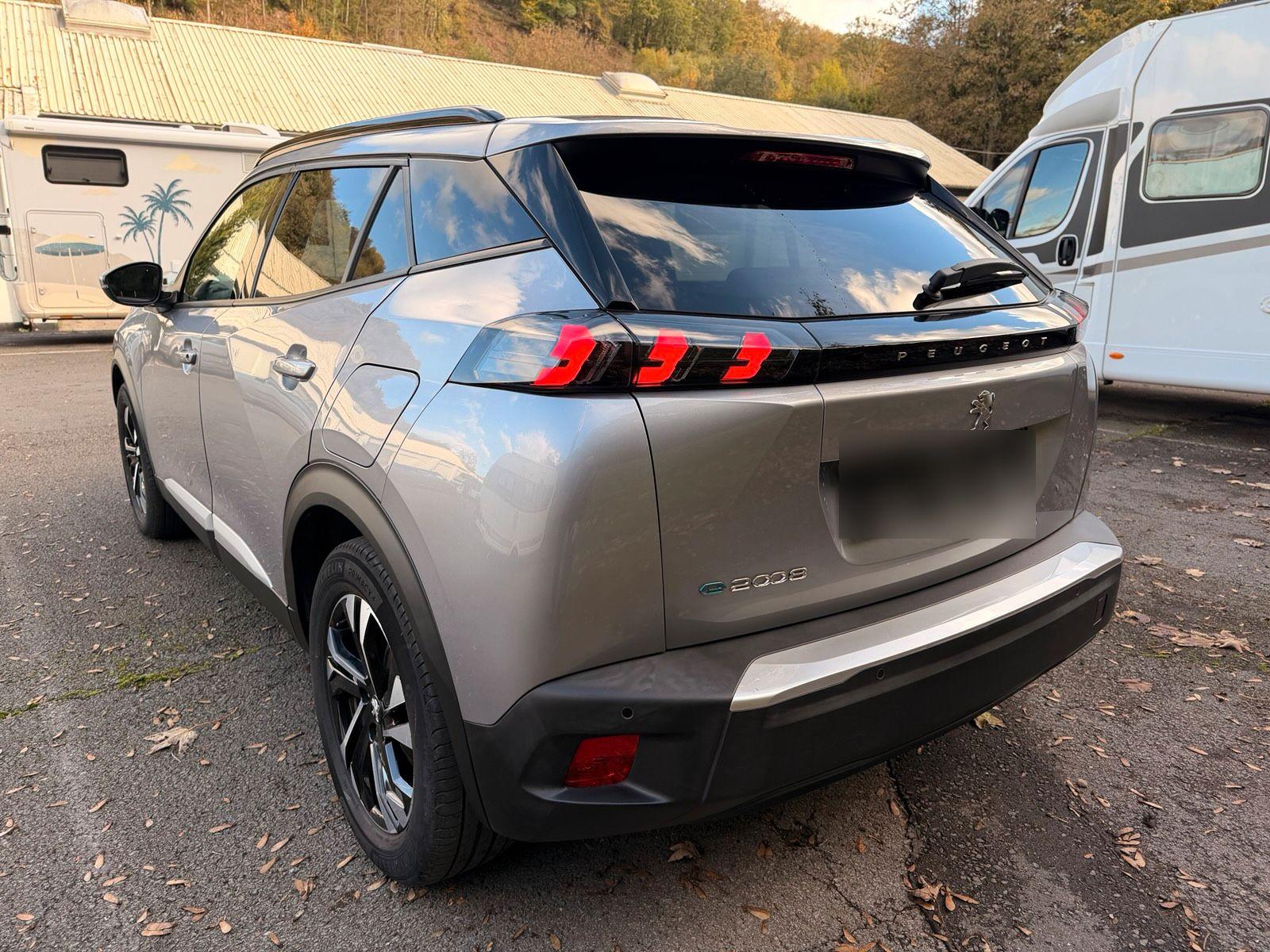 Peugeot e-2008