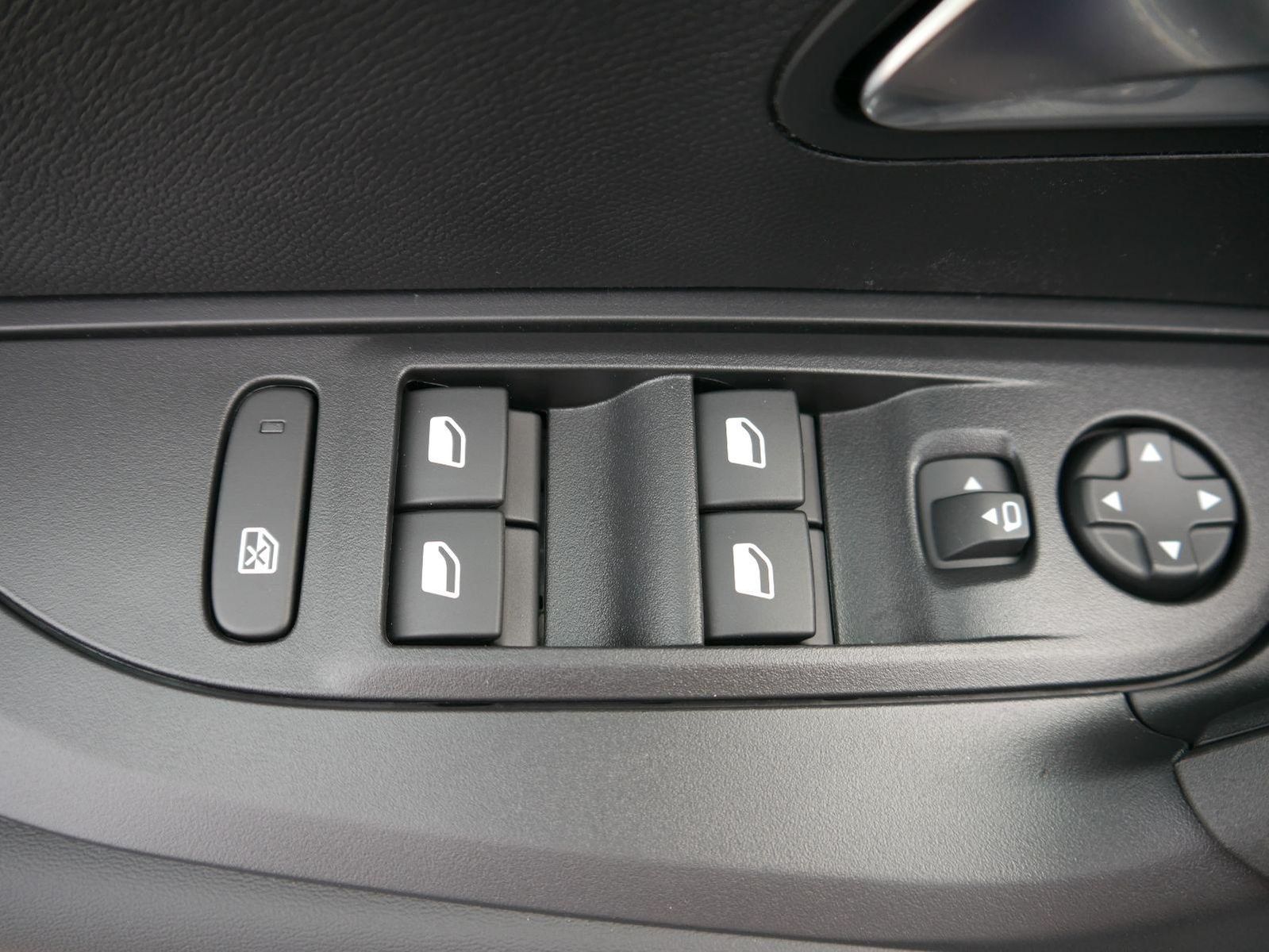 Peugeot 2008 - Bild 11