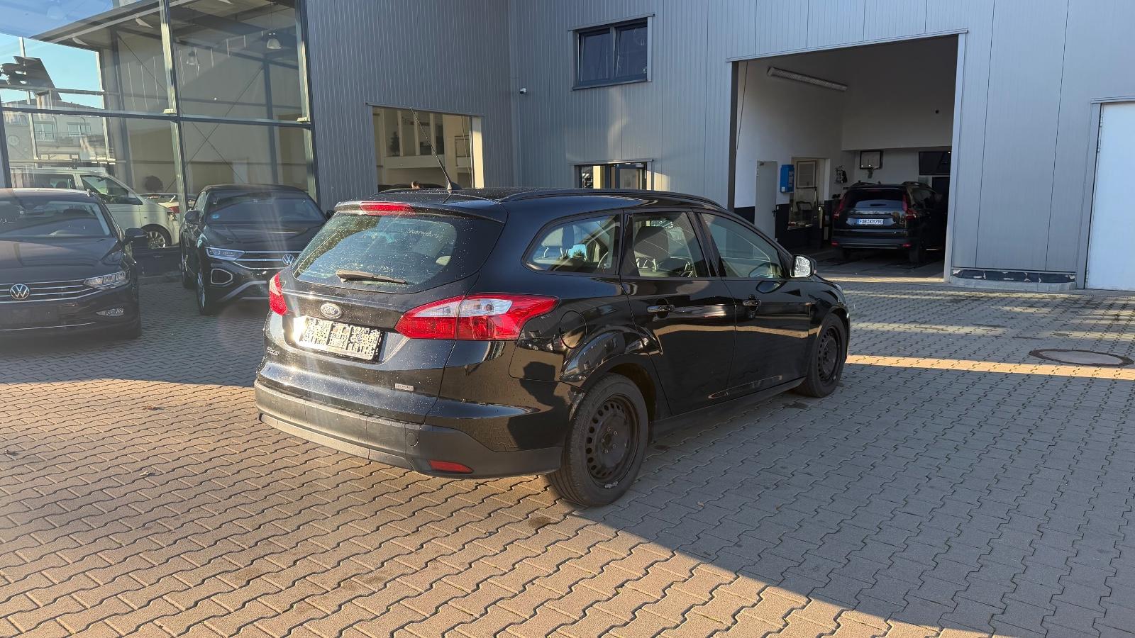 Ford Focus 2013 — photo 21