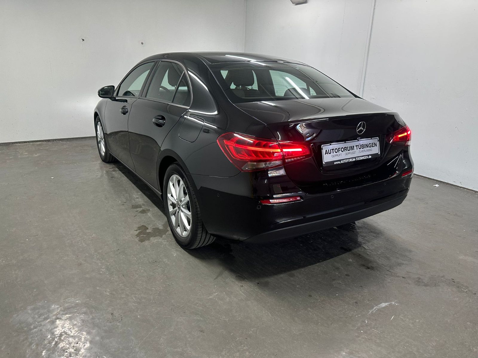 Fahrzeugabbildung Mercedes-Benz A 200 d Limousine *KAMERA*NAVI*CARPLAY*AHK*