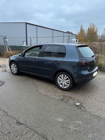 Volkswagen VW Golf 1.6 TÜV und Service Neu! 11/2026