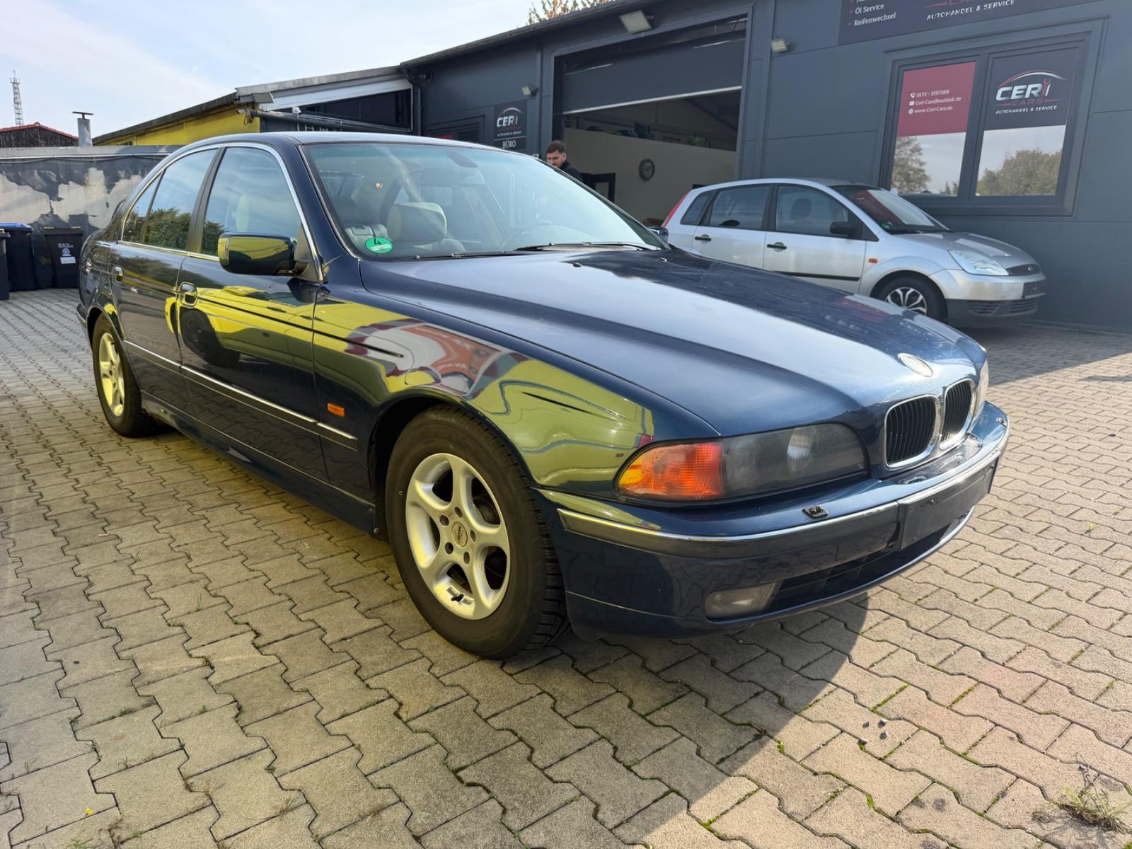 BMW 528i