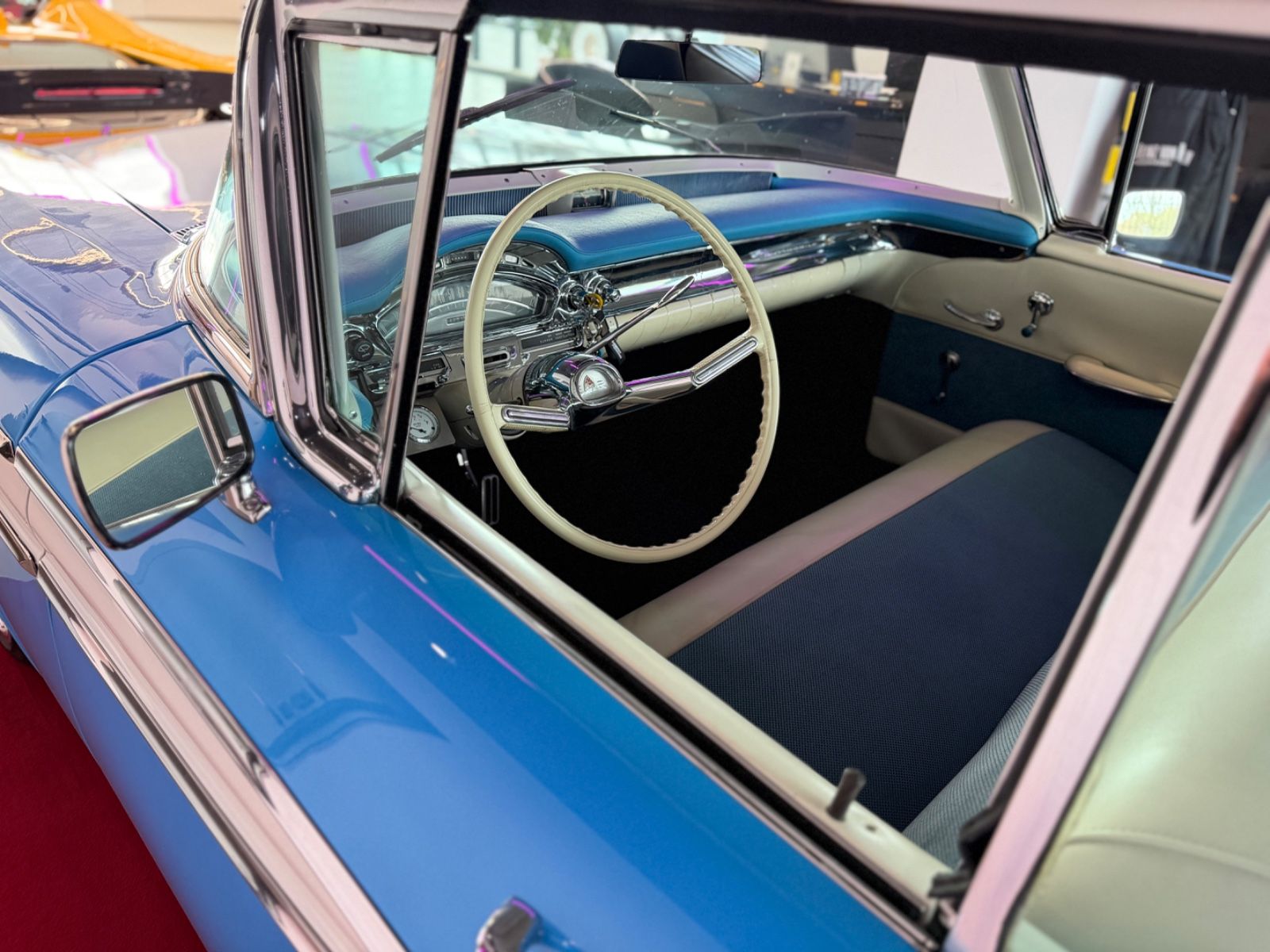 4-Door Holiday Sedan Super 88