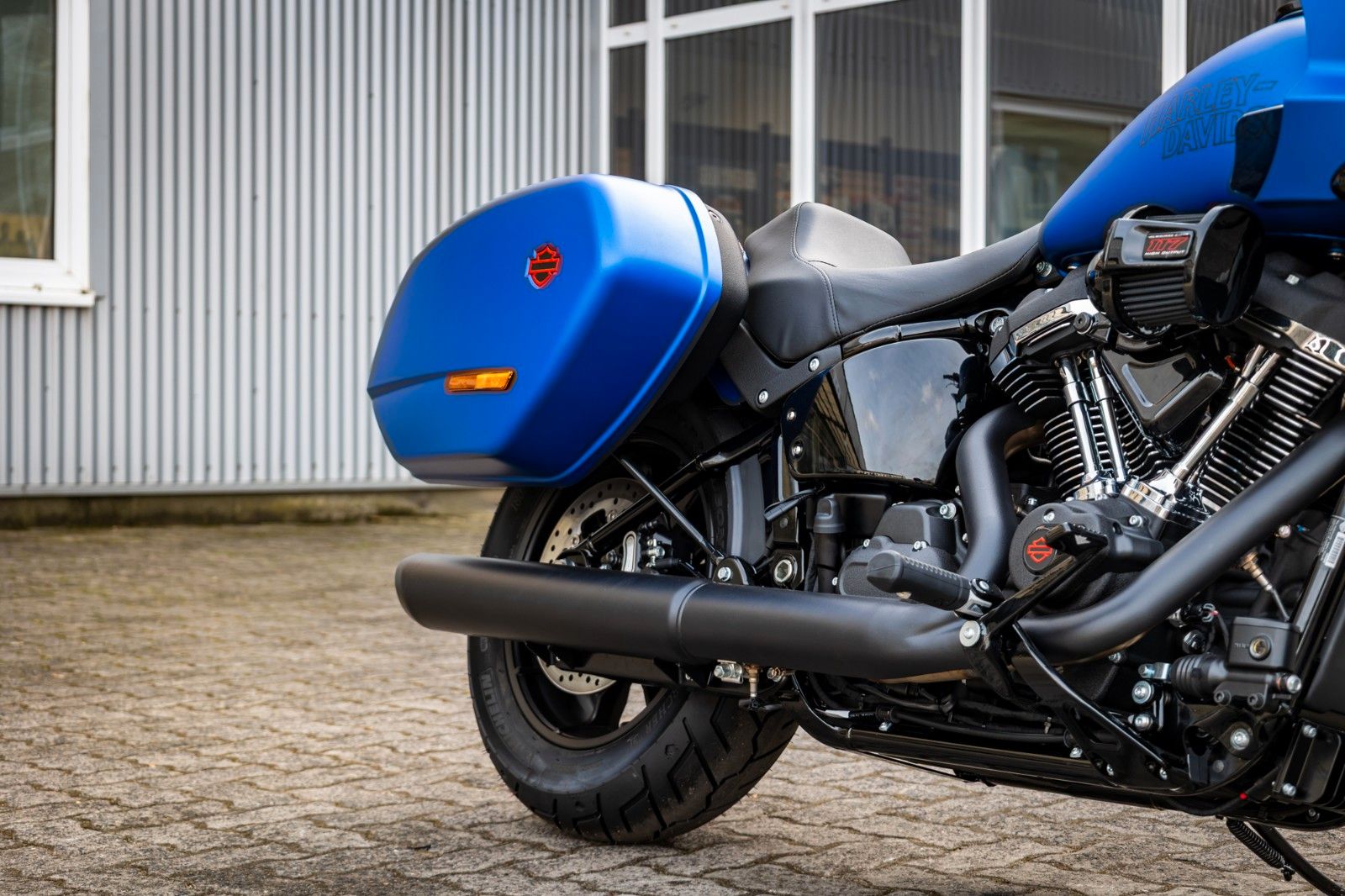 Fahrzeugabbildung Harley-Davidson FXLRST LOW RIDER ST 117 MY26