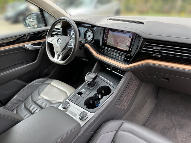 Touareg 4Motion V6 Atmosphere 3.0 TDI LED Leder 