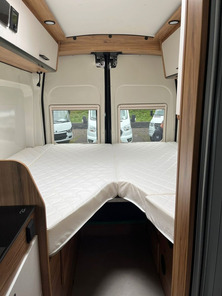 Fahrzeugabbildung Karmann Dexter 4x4 DE 570 AW Klima, RFK, El. Trittstufe