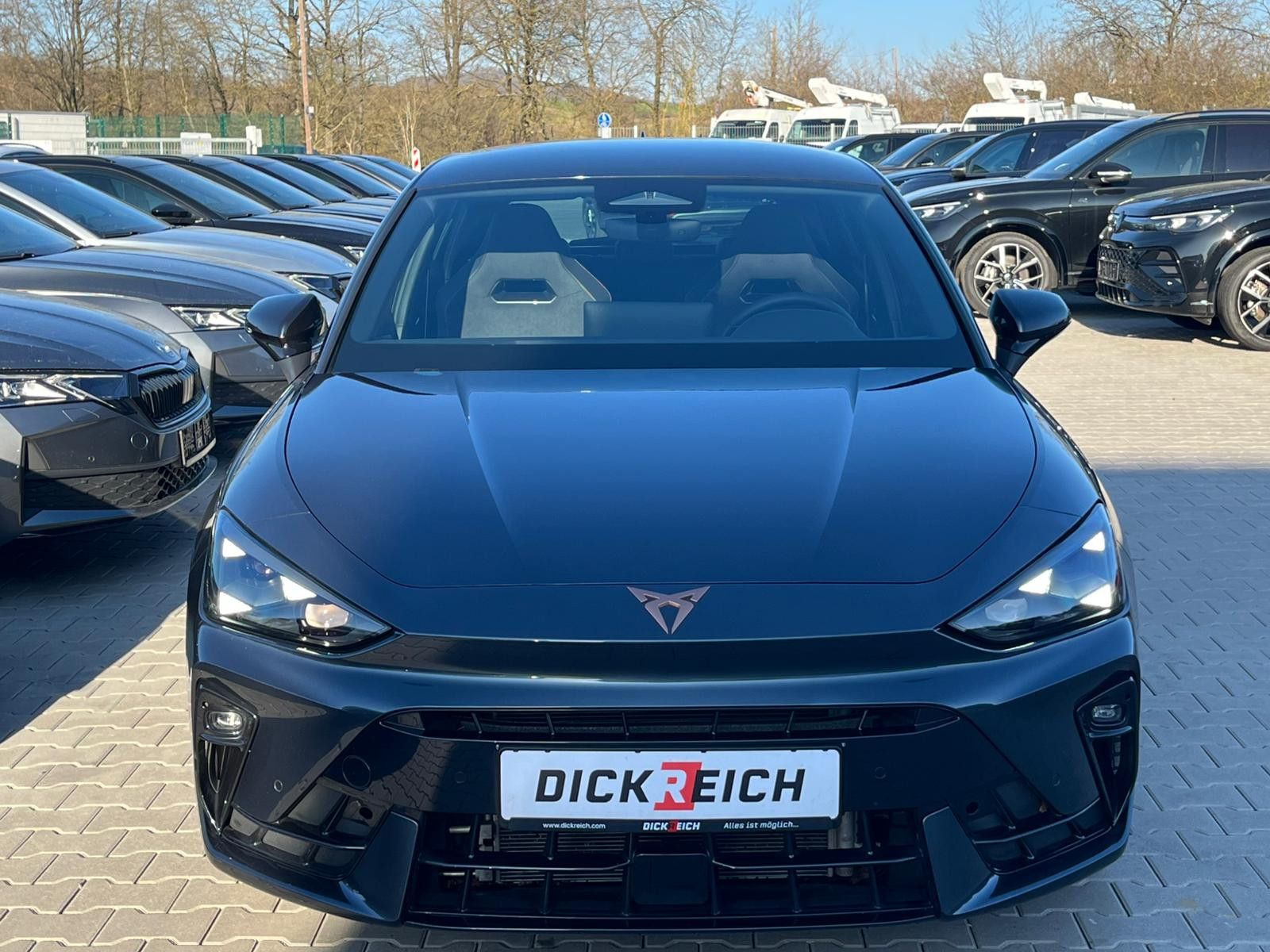 Fahrzeugabbildung CUPRA Leon 2.0 TDI MATRIX*Dinamica*Sennheiser*Int.DRIV