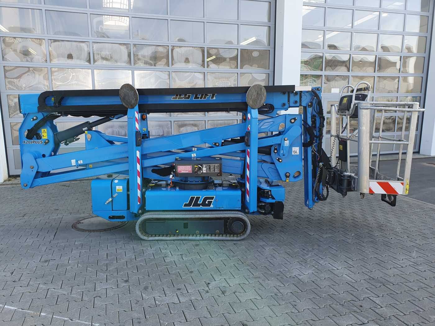 Fahrzeugabbildung JLG X20JP / 20m / Benzin / 650h / 1.600h