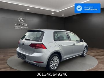 Volkswagen Golf - 5