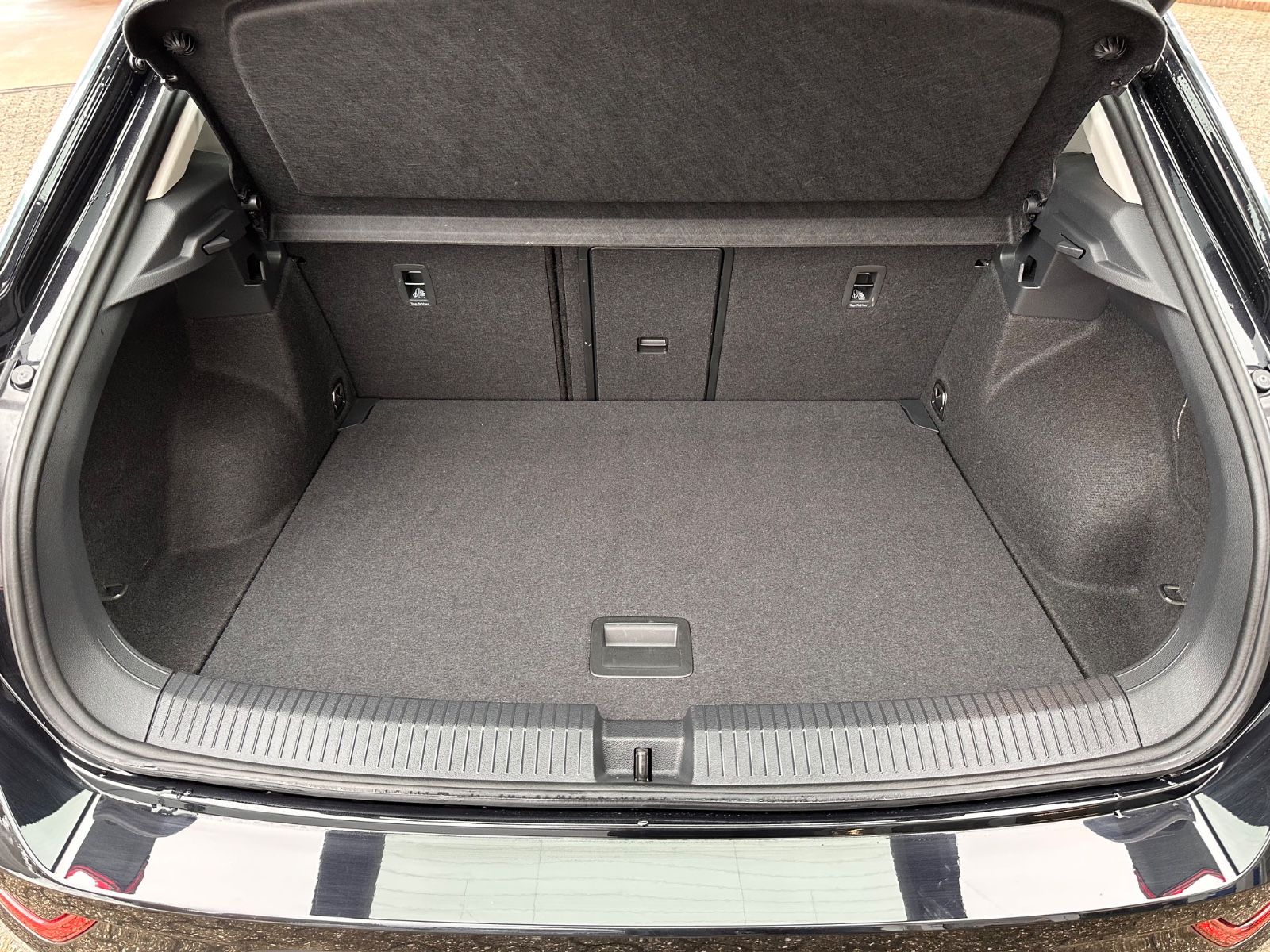 Fahrzeugabbildung Volkswagen T-Roc 1.5 TSI Style DSG AHK/ACC/LED/APP/SHZG/GJR