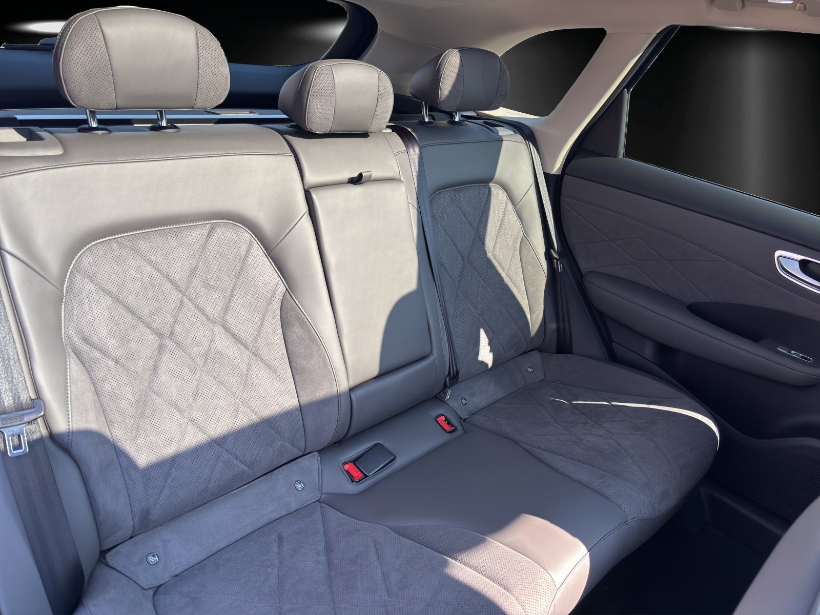 Fahrzeugabbildung MG MG S6 EV Luxury |RWD|ACC|PDC|LKA|360°|Alcantara