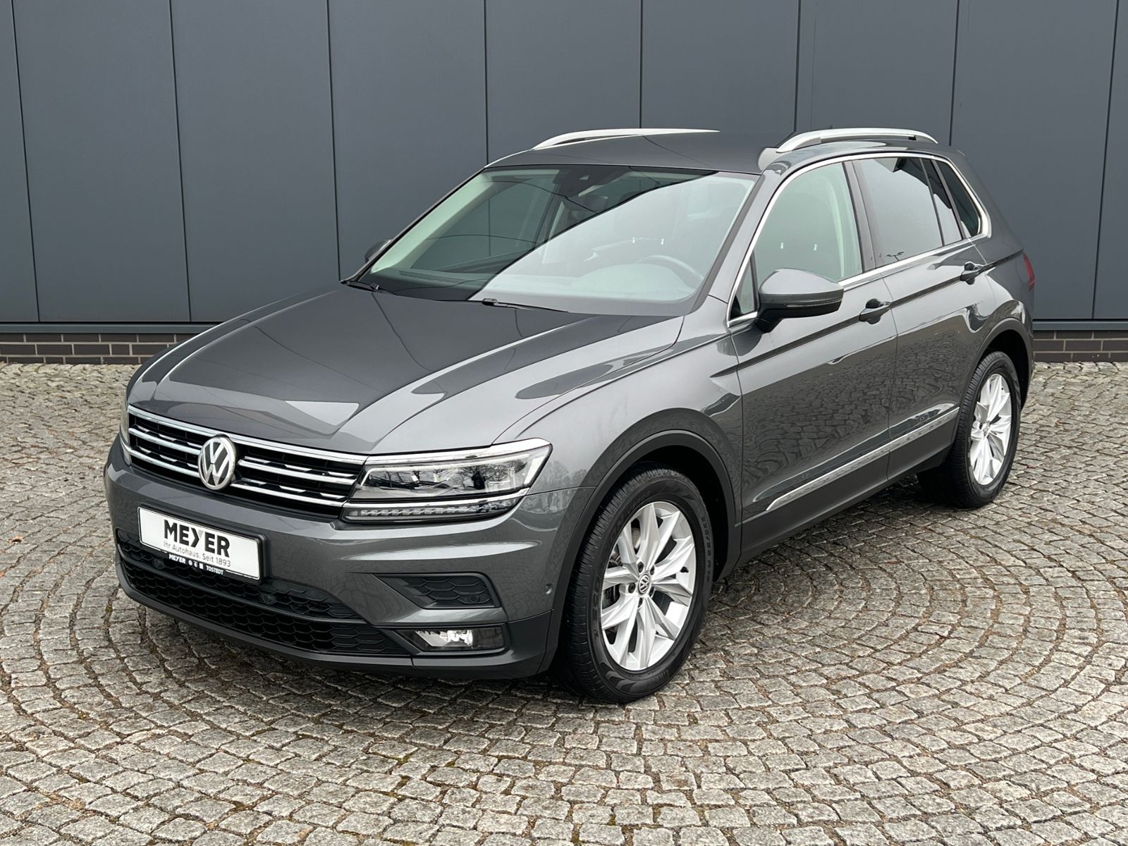 Fahrzeugabbildung Volkswagen Tiguan Comfortline 1.4 TSI DSG *LED, ergoActive,