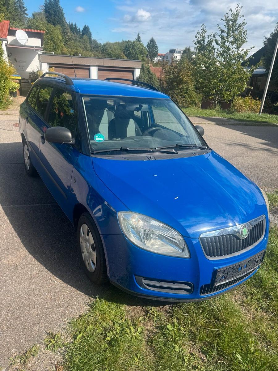 Skoda Fabia 2011 — rear view