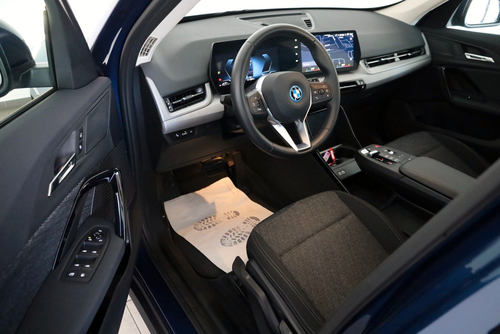 Fahrzeugabbildung BMW X1 xDrive25e,Navi,LED,Kamera,SH,CarPlay