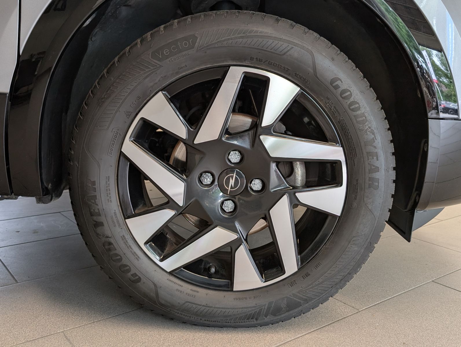 Fahrzeugabbildung Opel Mokka GS BLACK INTEL LUX TECH KAM SHZ BHL VIRTUA