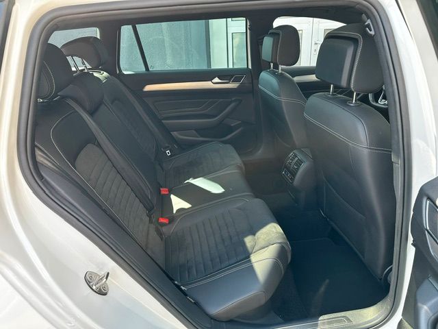 Passat Var R-Line TDi DSG PANO Standh Navi Matri