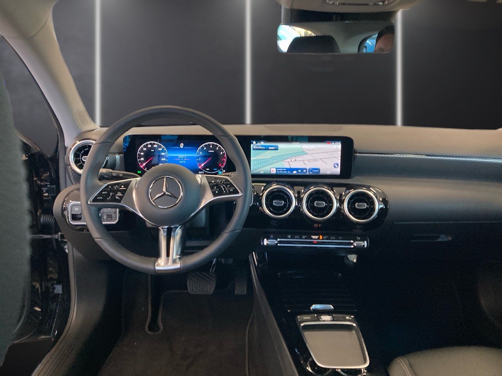 Fahrzeugabbildung Mercedes-Benz A 200 Progressive*MultiBeam*360°*Totwinkel*Navi*