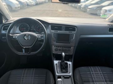 Volkswagen Golf - 8
