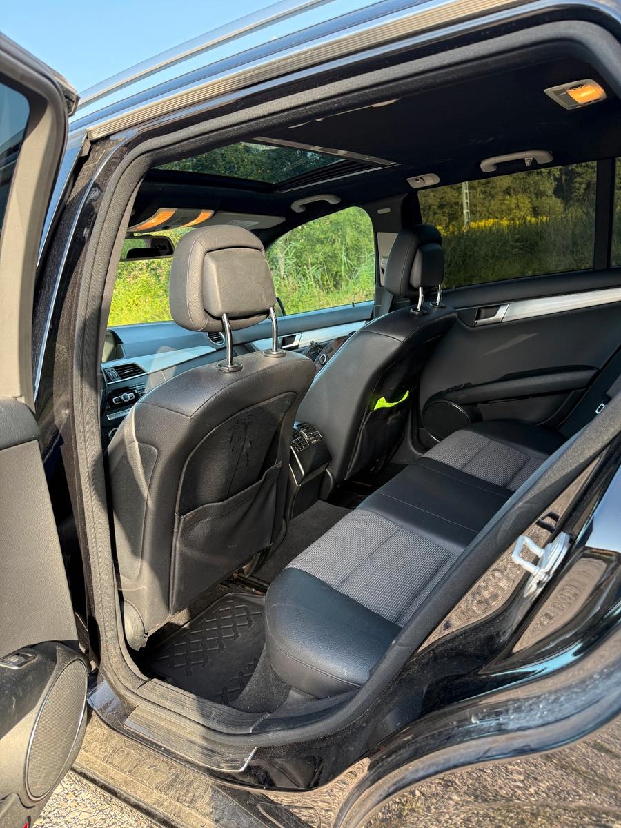Mercedes-Benz C220 2011 — photo 11
