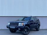 Jeep Grand Cherokee 5.2 Limited Auto Limited - Jeep Grand Cherokee: 2.5