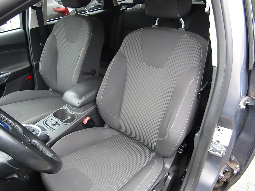 Ford Focus 2014 — photo 9