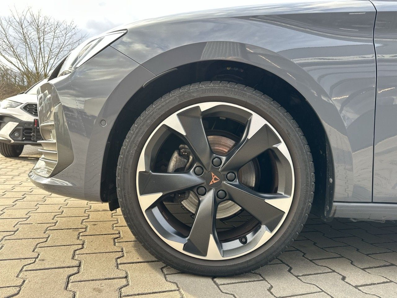 Fahrzeugabbildung CUPRA Leon 1.5 eTSI 150 PS DSG
