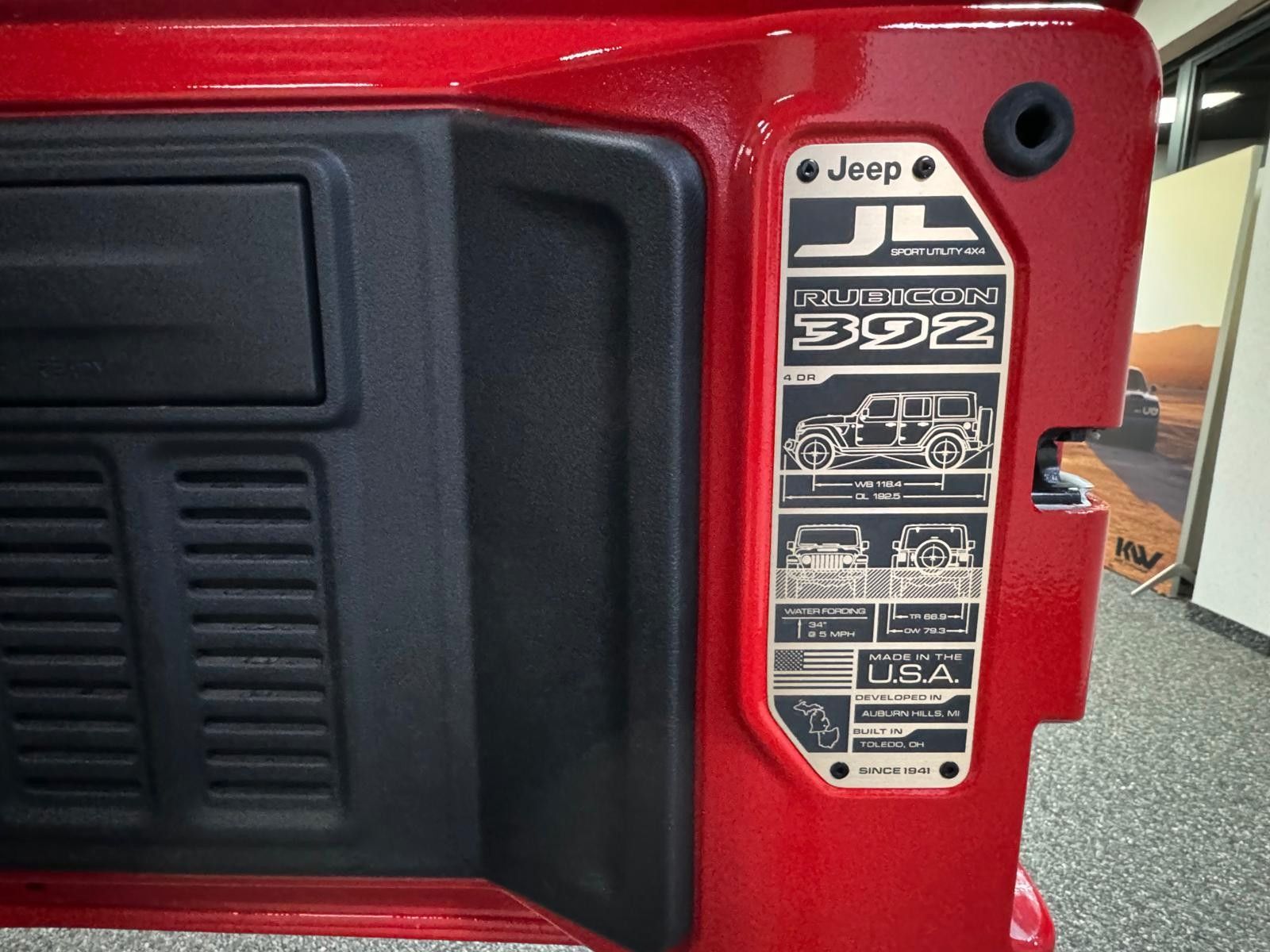 Fahrzeugabbildung Jeep RUBICON 392-6.4L HEMI V8-RECON 35"-STEEL BUMPER