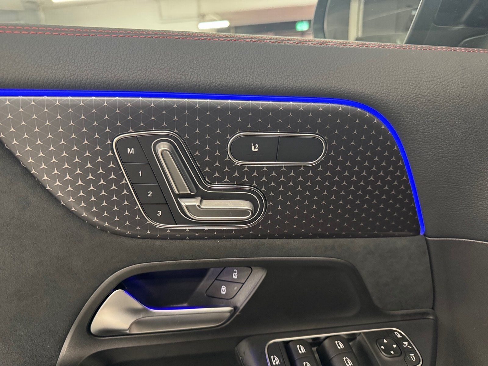 Fahrzeugabbildung Mercedes-Benz EQA 250+ AMG*Distro*HUD*360°*20"*Burmester*Totw*