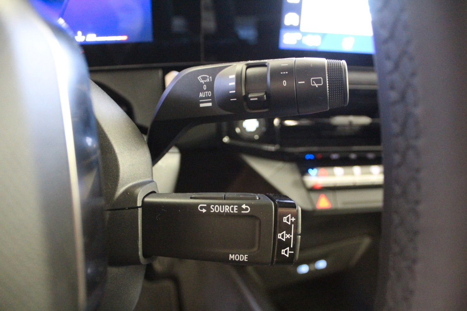 Fahrzeugabbildung Renault Clio TCe 115 Techno *Winter*Safety-Paket*