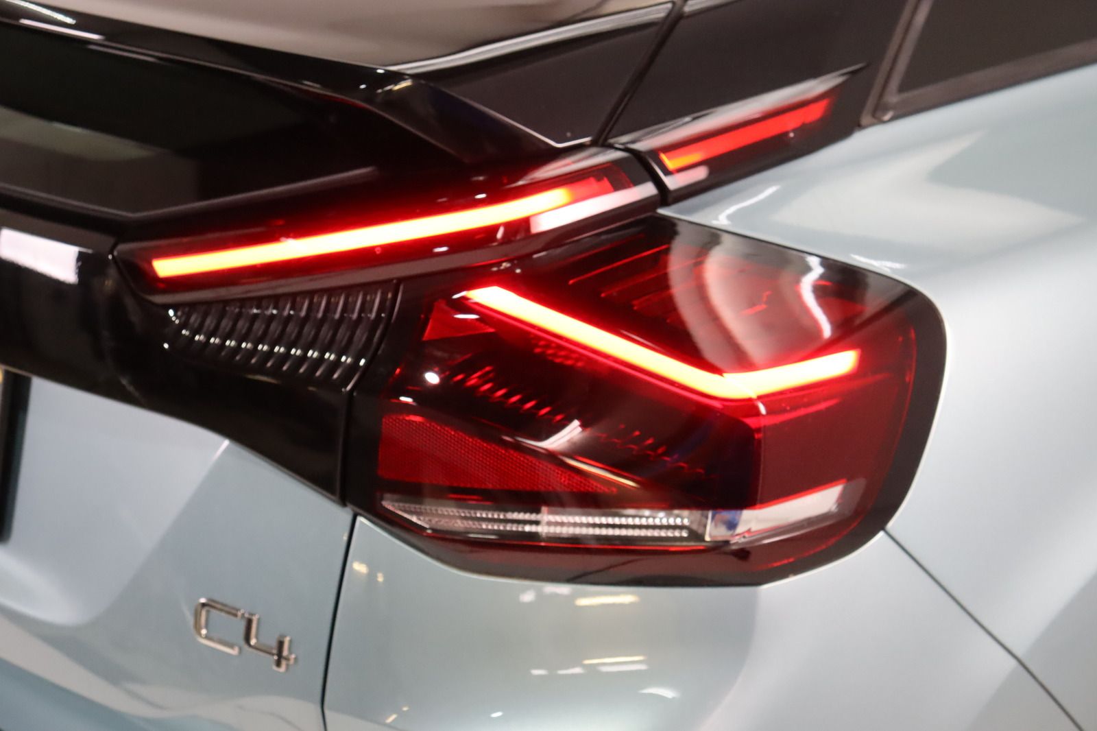 Fahrzeugabbildung Citroën C4 1.2i Feel Pack * LED * Navi * LRHZ *