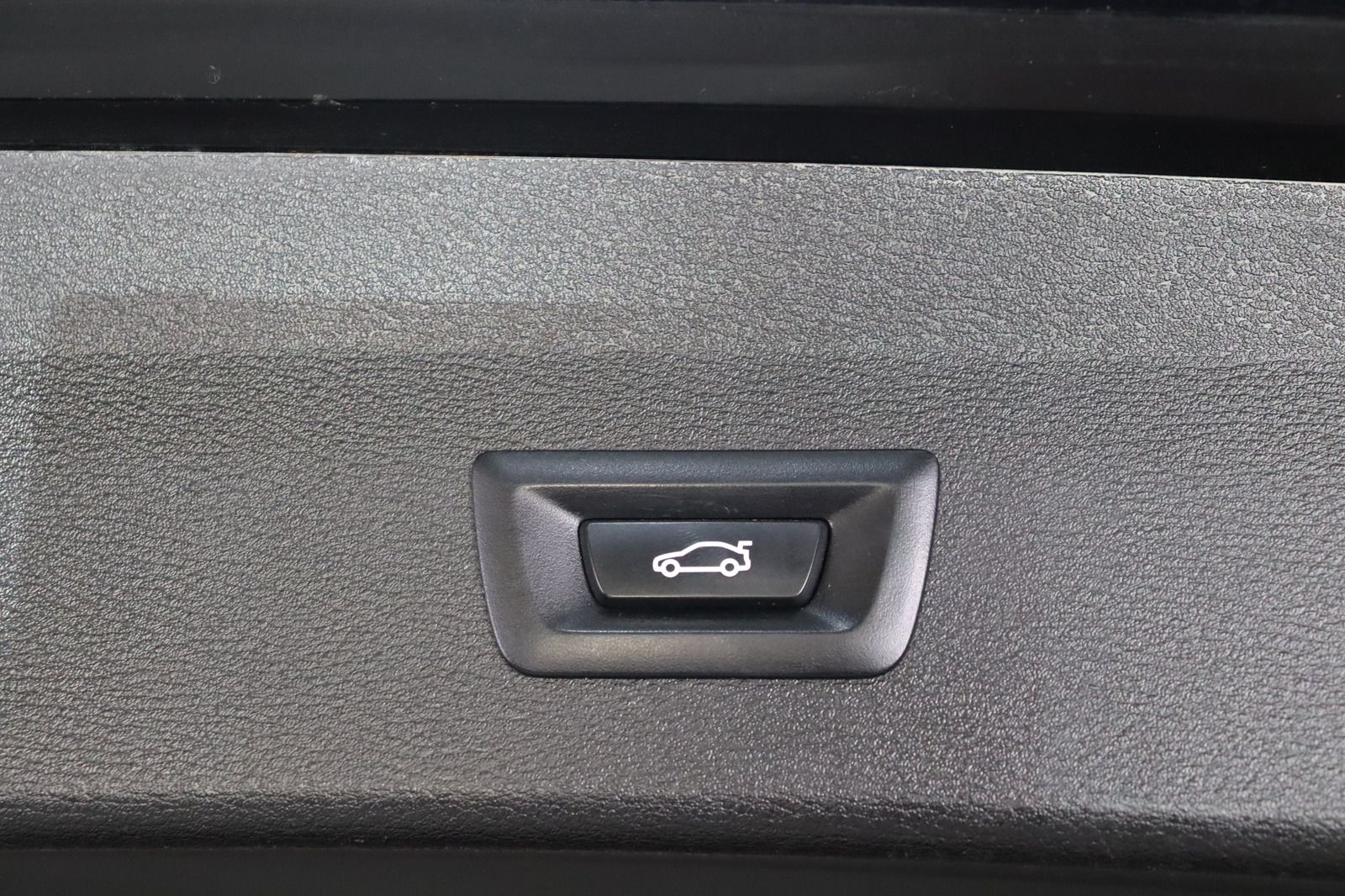 Fahrzeugabbildung BMW X1 xDrive18d * LED * Navi * RFK