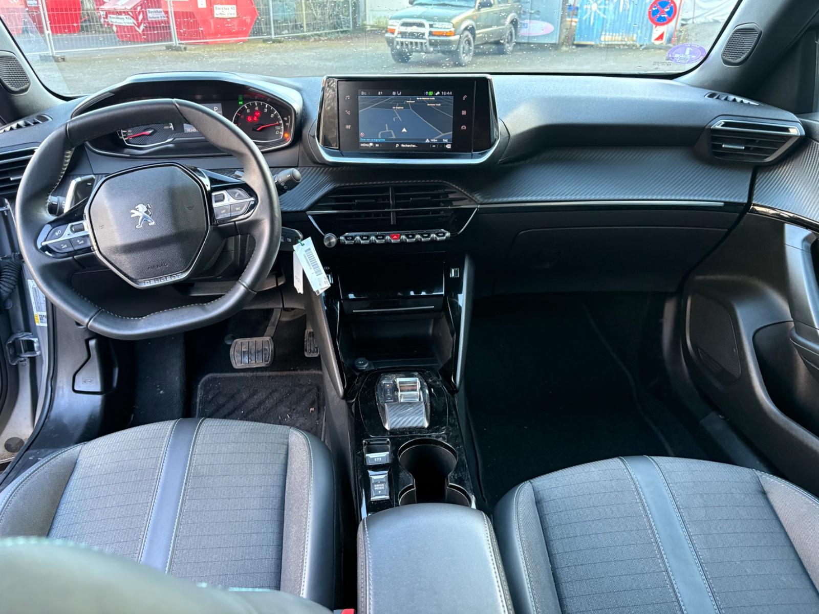 Peugeot 2008 1.2 /ALLURE/Netto 8900