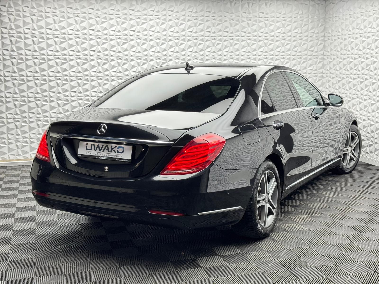 Fahrzeugabbildung Mercedes-Benz S 350d AIRMATIC/DISTRO/BURMESTER/KEYL/SOFTC/360°