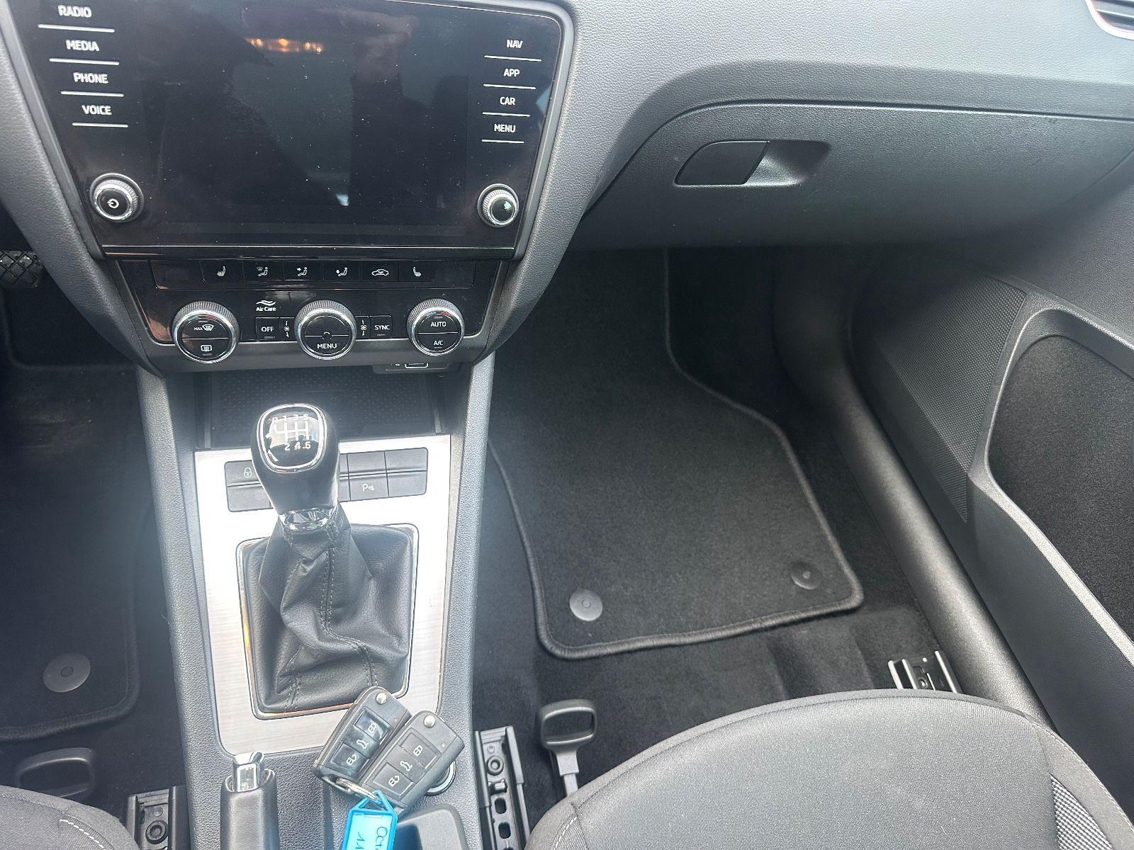 Skoda Octavia Combi Ambition - 1129
