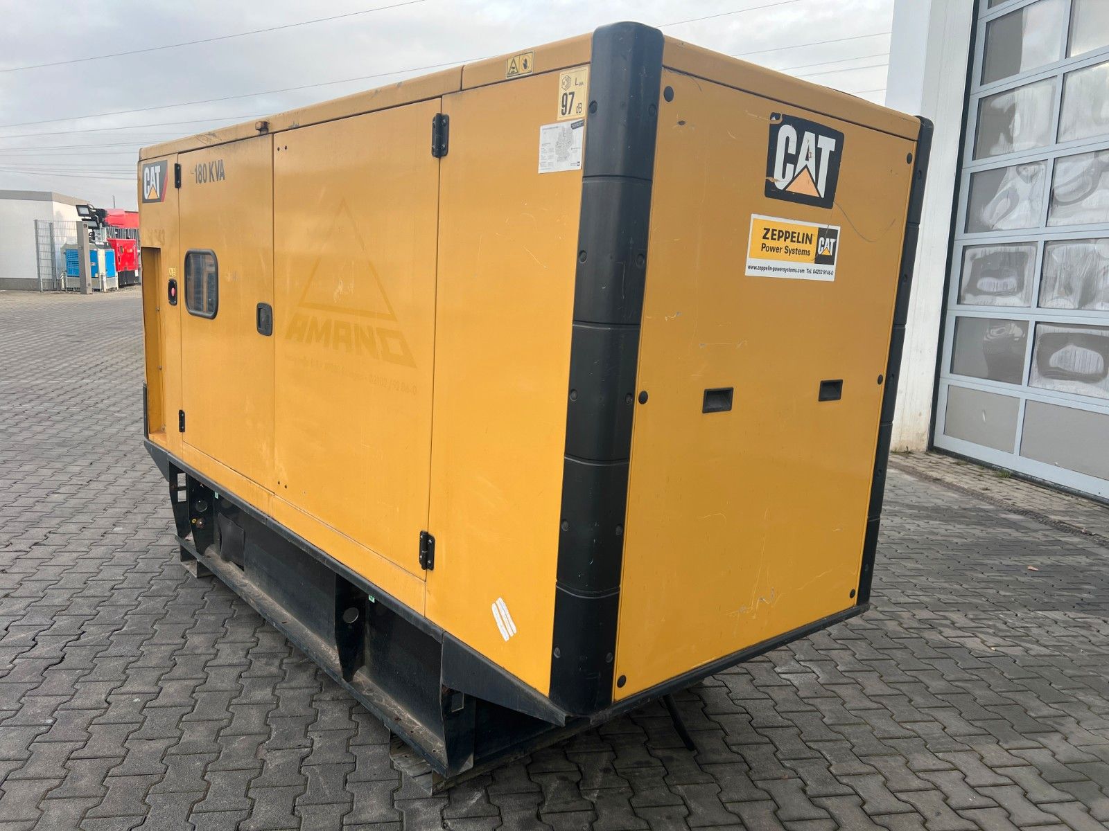 Fahrzeugabbildung CAT DE200E3 Stromerzeuger / 180KVA / 2017 / 12.921h