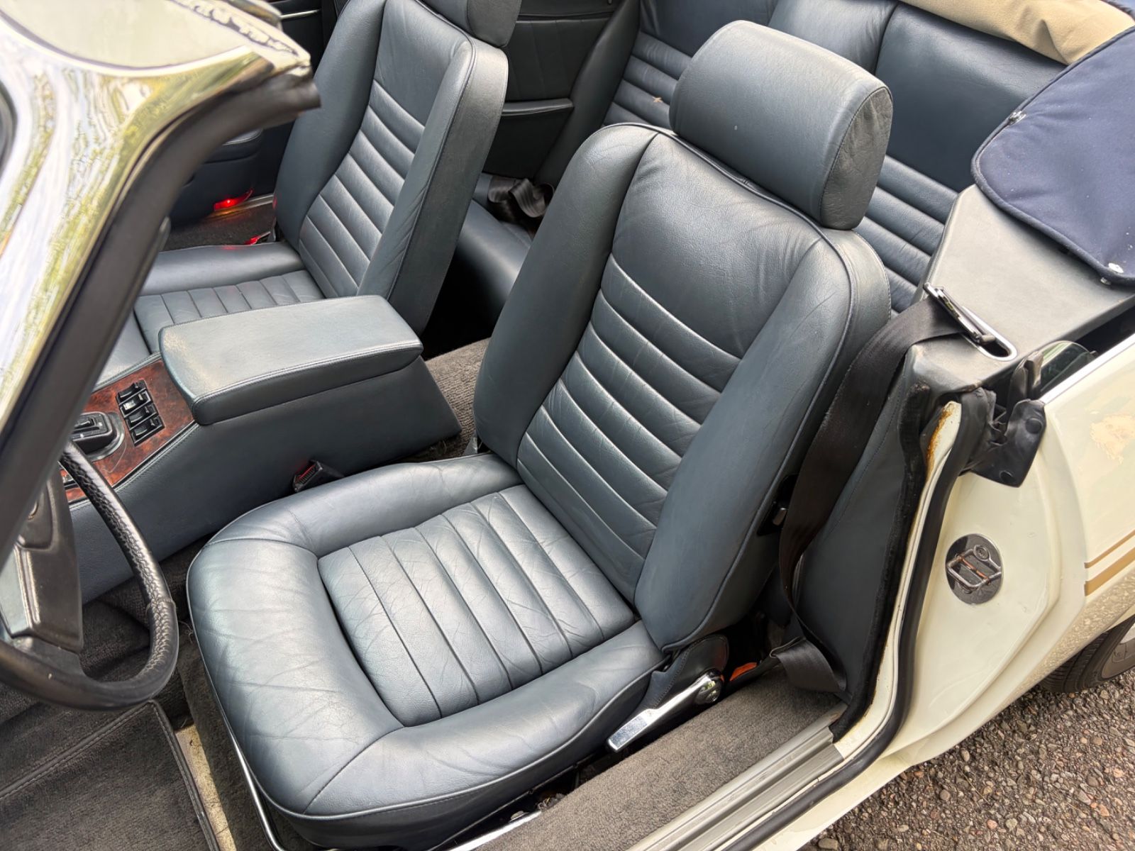 JAGUAR XJSC 26
