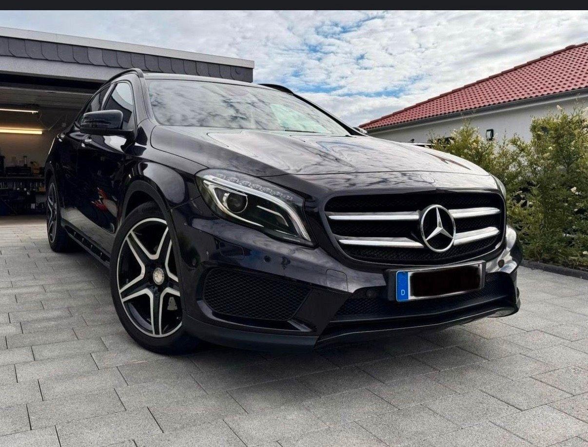 Mercedes-Benz GLA 220