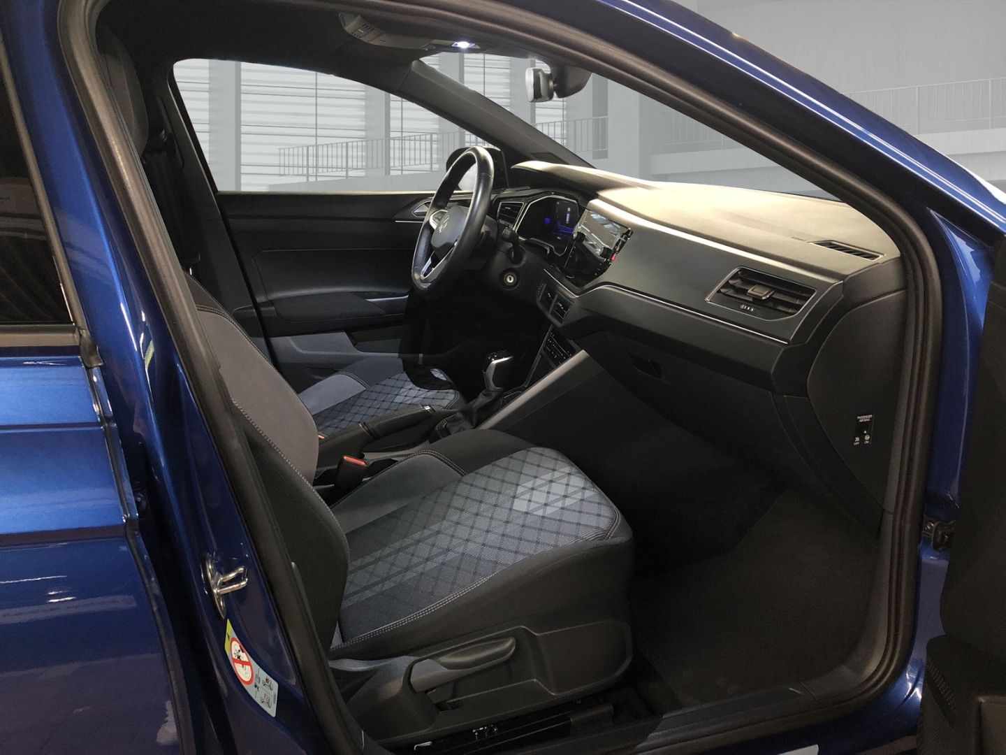 Fahrzeugabbildung Volkswagen Taigo Energy Energy 1.0 TSI AHK-abnehmbar Navi D