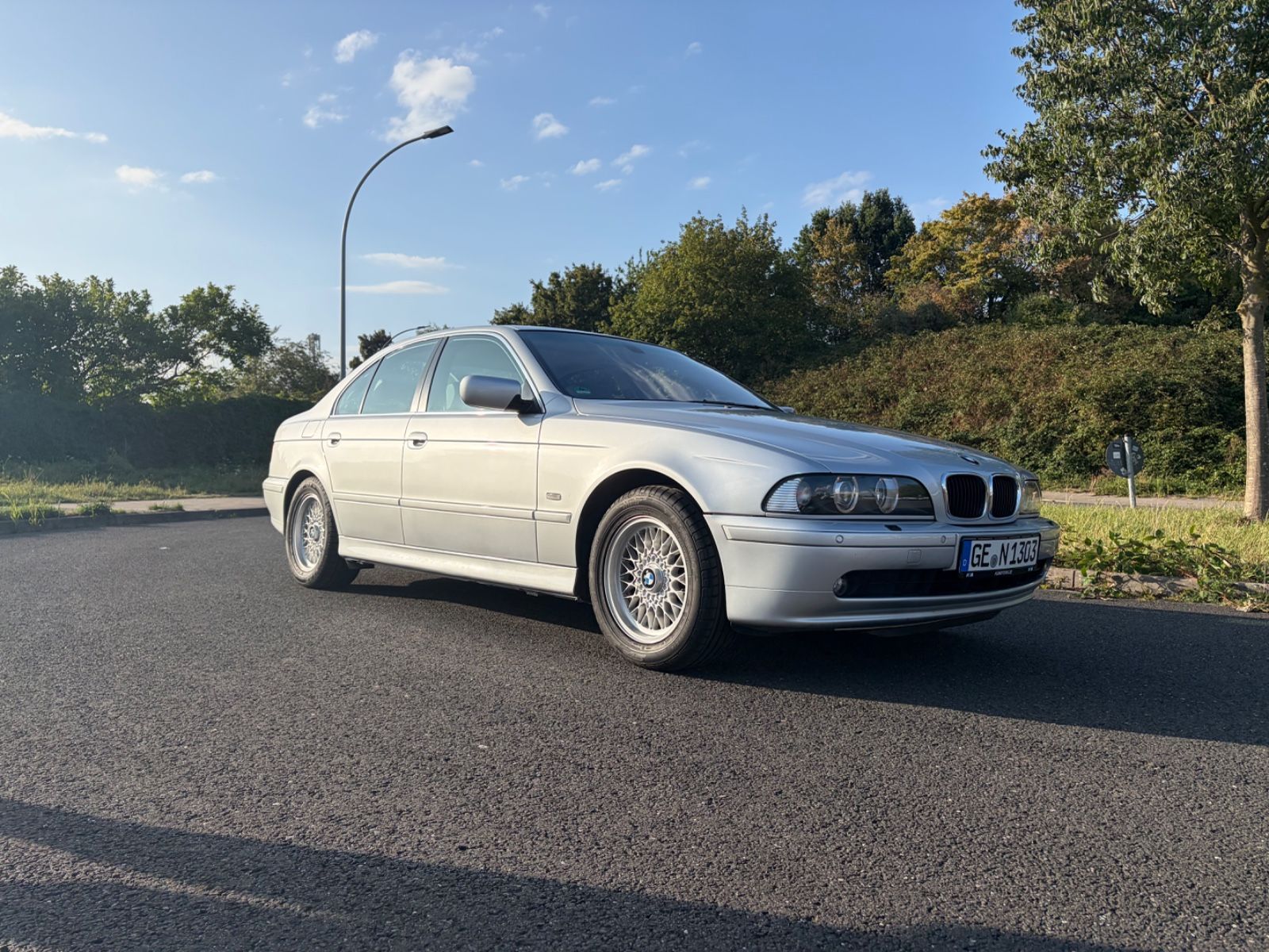 BMW 525 i A
