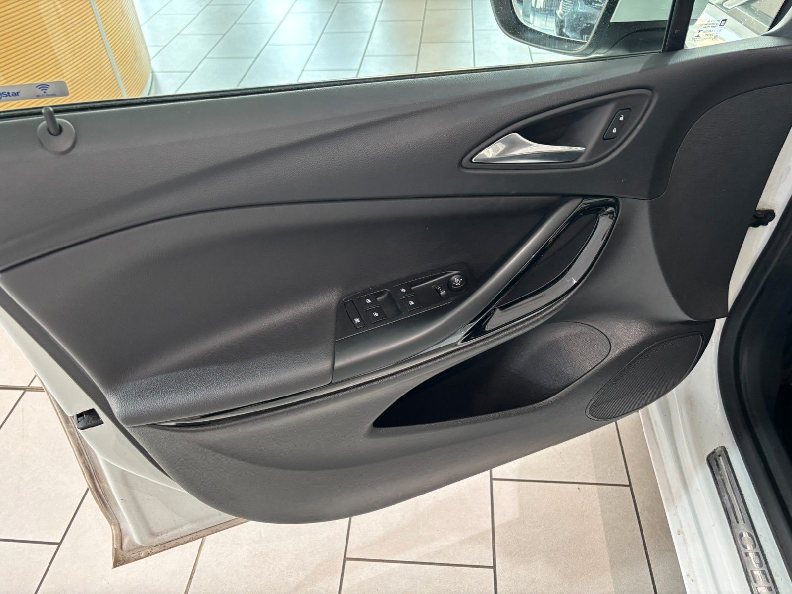 Fahrzeugabbildung Opel Astra ST 1.4T INNOVATION NAVI/KAMERA/SHZ/MATRIX