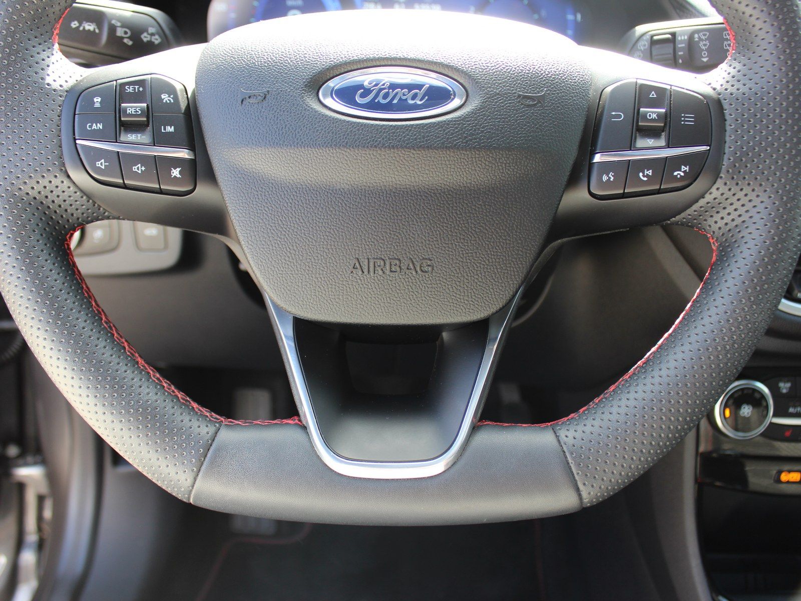 Fahrzeugabbildung Ford Puma ST-Line X 1,0 EcoBoost Mild Hybrid