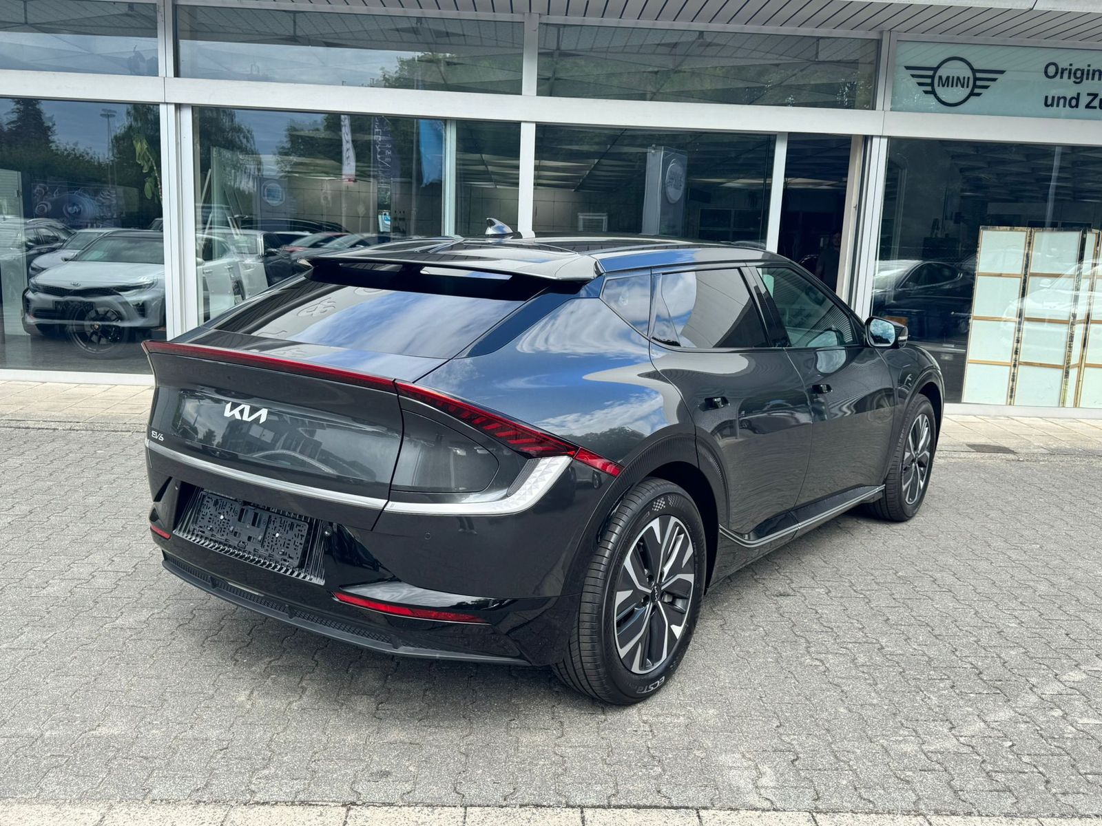 Fahrzeugabbildung Kia EV6 2WD NAVI+LED+SHZ+HEAD+KAMERA+DAB+ACC+19"+