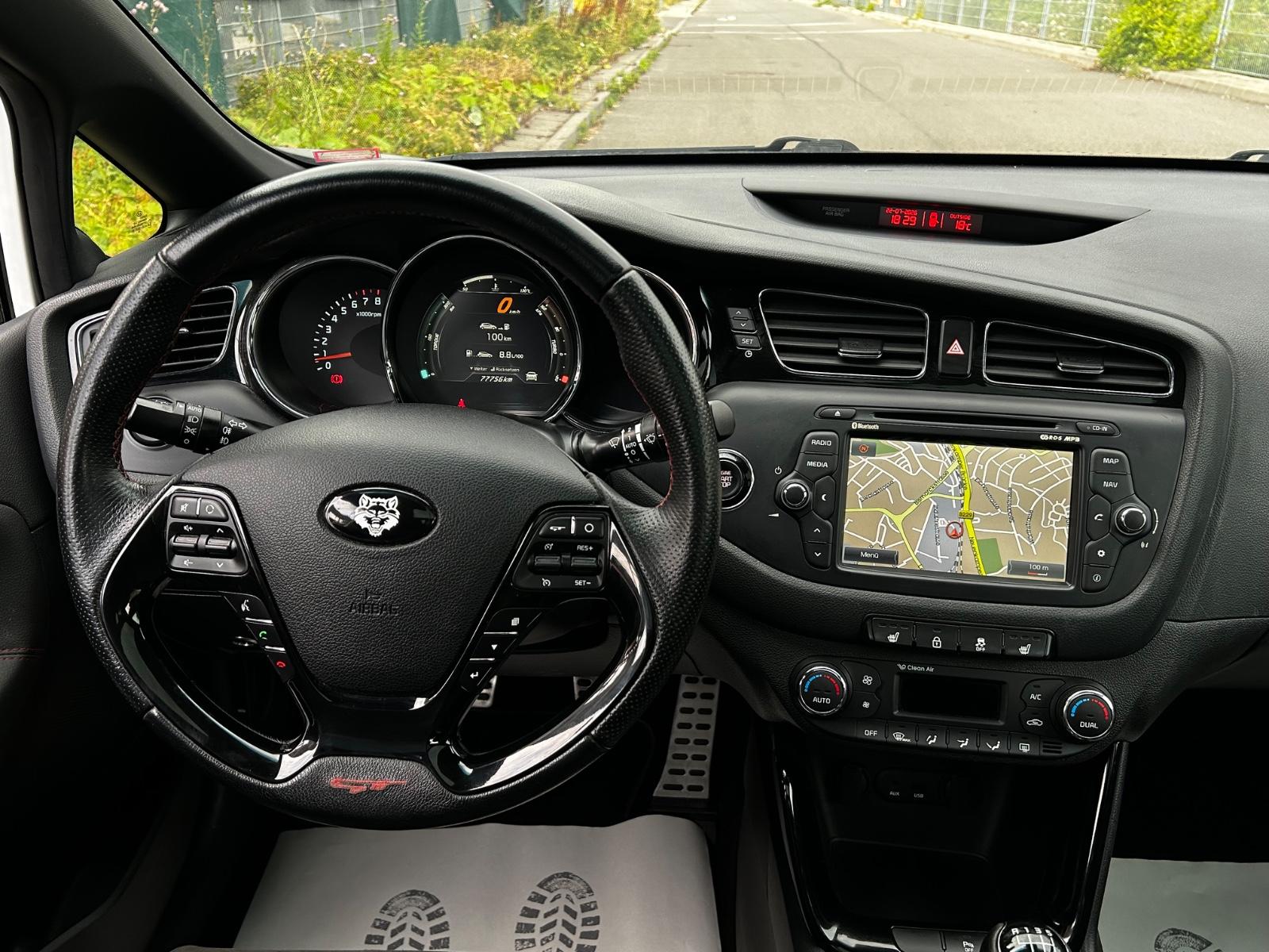 Kia Ceed 1.6 T-GDI GT-Track*PANO*KEYLESS*NAP*RFK*